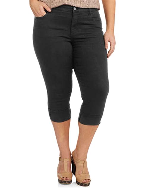 black denim capri pants